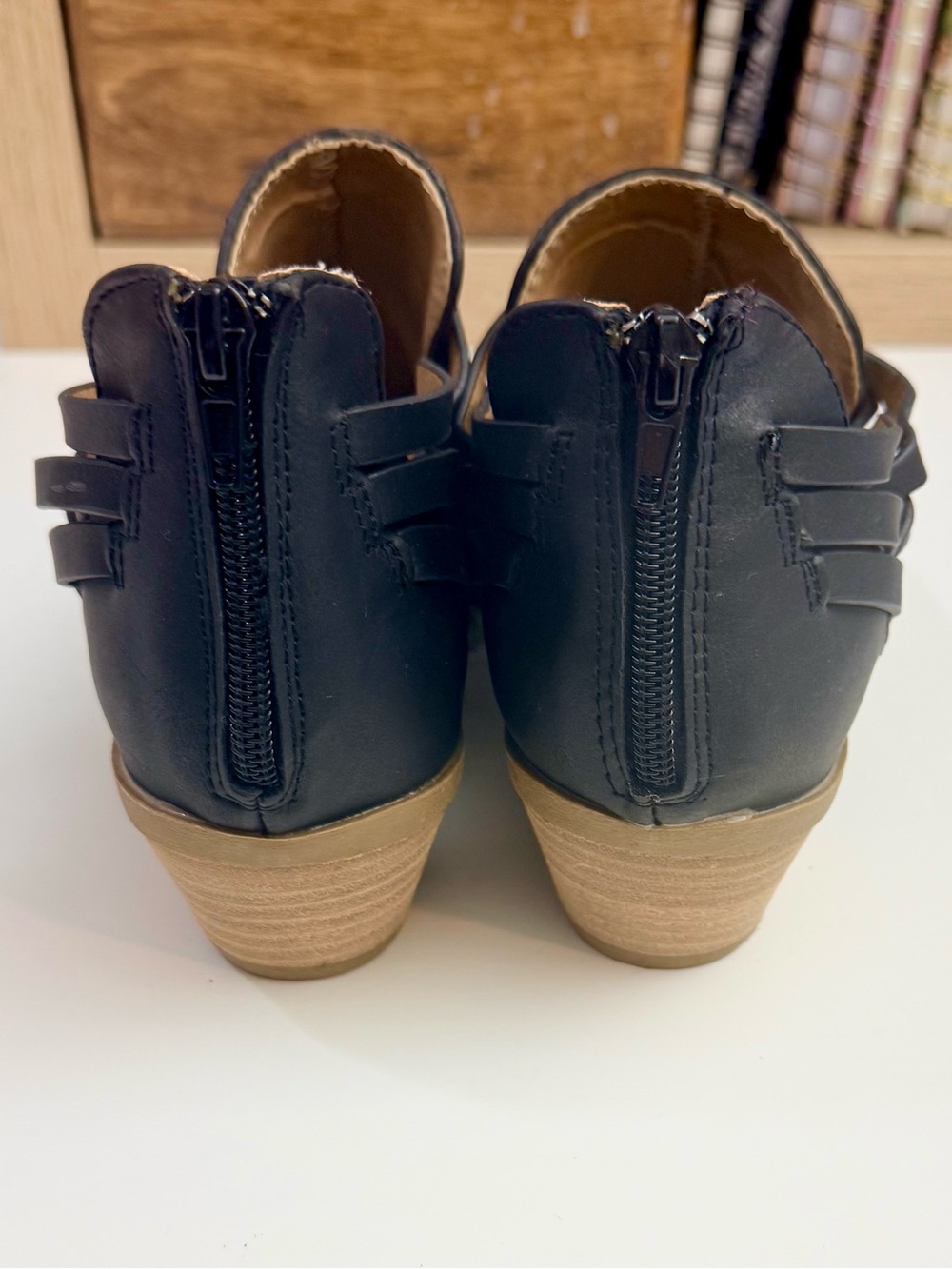 Report Booties - Picture 7 of 8